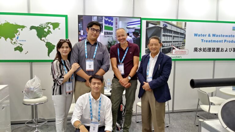 Ecologix Technologies – David Lo and family of Ecologix Technologies, Taiwan with Simon Judd