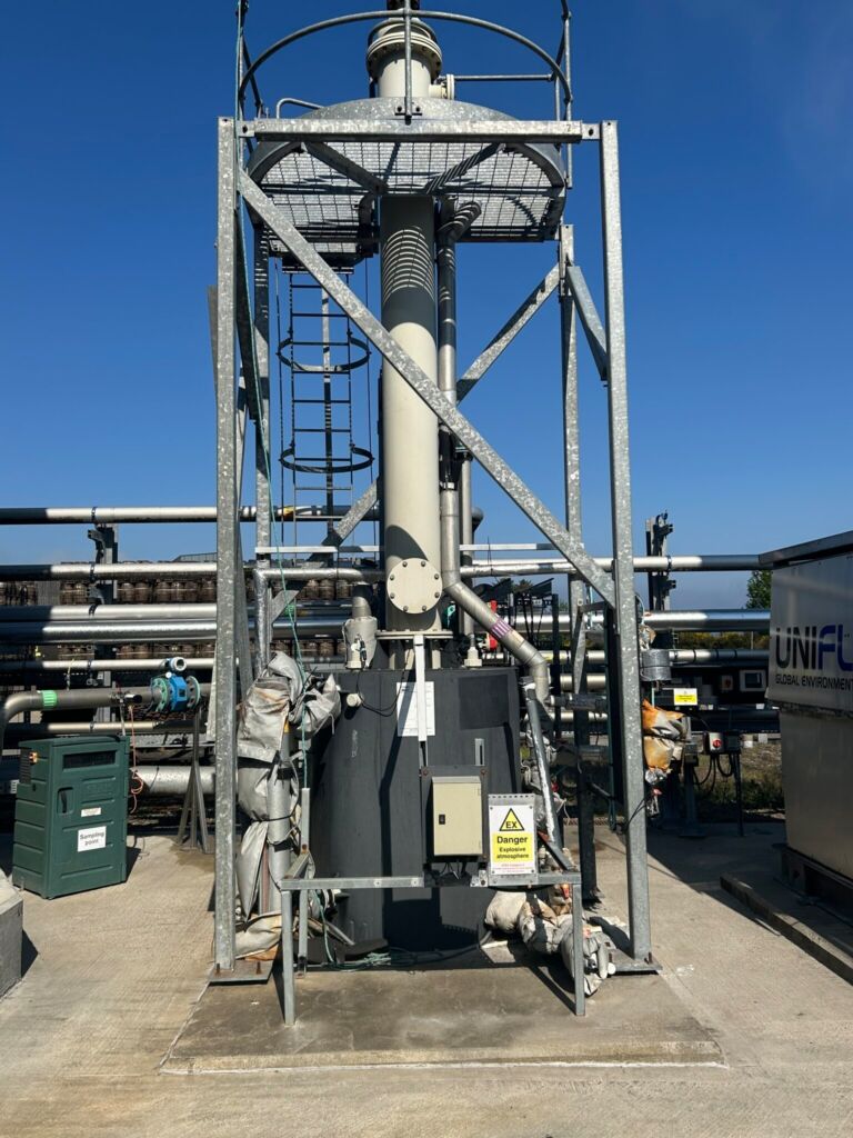 Caustic scrubber for H2S
